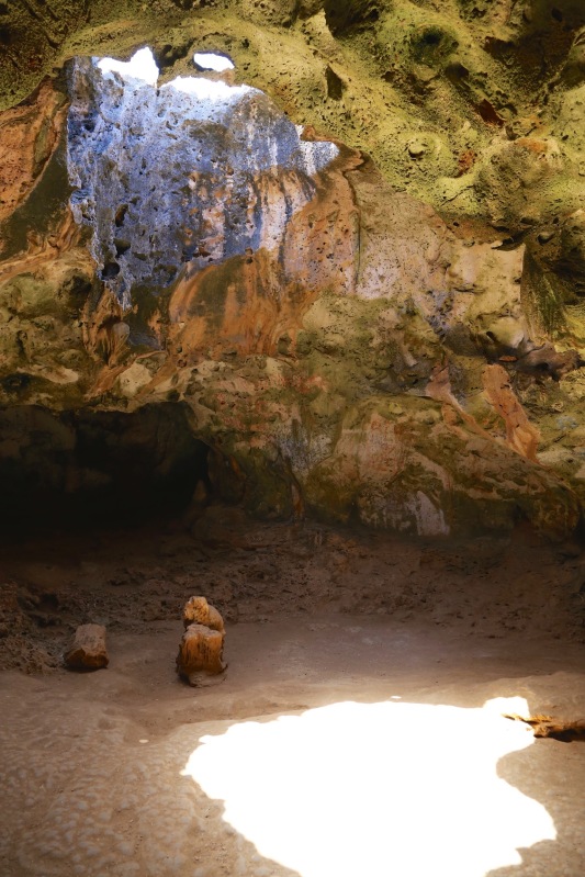 Light tunnel in Quadirikiri Caves